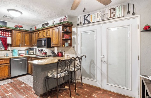 Shawnee Casa | The Rosa St. Retreat