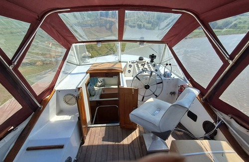 Mawr Alquiler De Eote | The Rose 37ft Lakeside Yacht inc Hot Tub