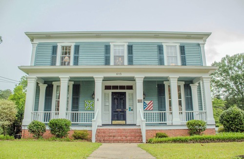 Clinton Apartamento | The Rose Room - Charming Private Studio w/ Ensuite Bath in Historic Home