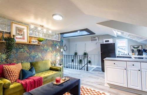 Bloomfield Apartamento | The Roxy: Short/Long Term Stay | Park Off-St Free
