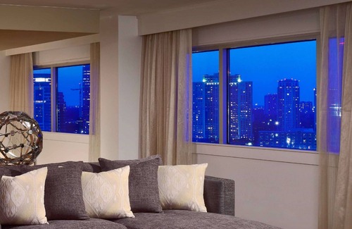 Uptown Hotel | The Royal Sonesta Houston Galleria