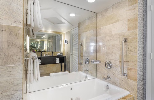 Uptown Hotel | The Royal Sonesta Houston Galleria