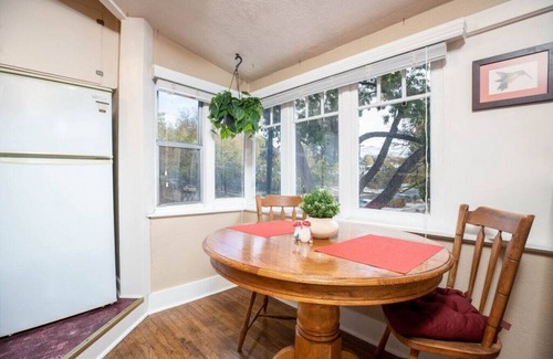 Lower Avenues Apartamento | The Ruby Suite - Charming Historic Avenues`s Apt