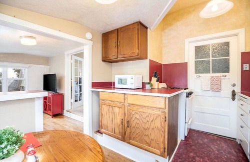 Lower Avenues Apartamento | The Ruby Suite - Charming Historic Avenues`s Apt