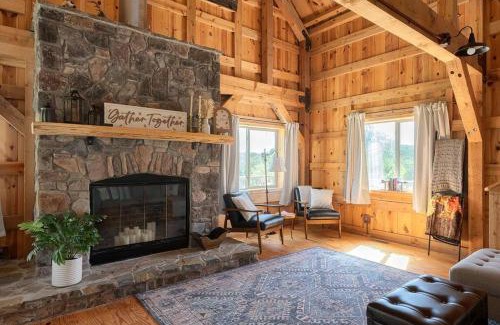 Kent Casa | The Rustic Retreat