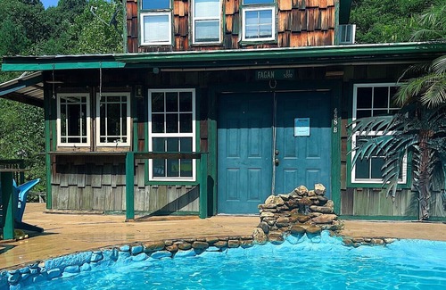 Wildwood Cabina | El agujero de riego rústico "20 minutos a Chattanooga