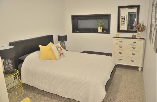 Dudley West Casa | The Rusty Kangaroo - Premium Couples Retreat - Spectacular Ocean View - Great Hosts