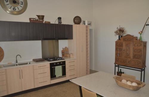 Dudley West Casa | The Rusty Kangaroo - Premium Couples Retreat - Spectacular Ocean View - Great Hosts