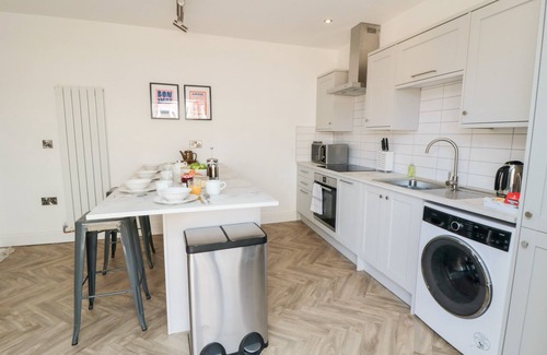 South Cliff Cabaña | The Salthouse Apartment 1