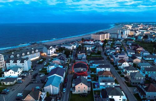 Hampton Apartamento | The Salty Oyster - Amazing Deck and Short Walk to beach