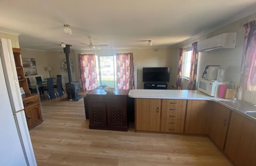 Melville Casa | The Salty Seabreeze- Dog friendly! Off Peak Special!