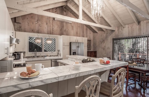 Ruidoso Cabina | The Sanctuary at Ruidoso | River View, Fireplace!