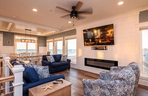 Oak Island Casa | The Sandcastle by Oak Island Accommodations