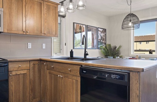 Sylvan Lake Casa | The Saturday | Perfect for Large Groups! | BBQ |