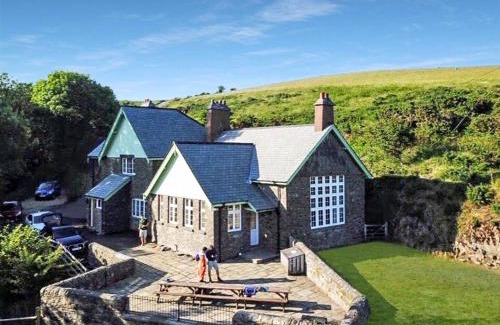 Lynton Casa | The School House