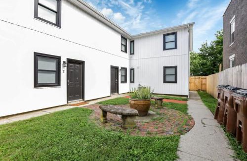 Downtown Columbus Apartamento | The Schumacher Townhouse - 2 BR