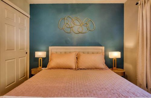 Casa Granada East Townhouses Apartamento | The Scott Casa - Walkable to Old Town Scottsdale, vibrant space, inviting patio!