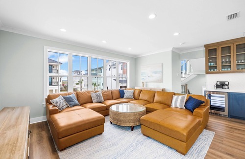 Bay County Casa | The Sea Suite: Lovely Sugar Sands Home- Priv. Pool, Sleeps 18, Game & Movie Room