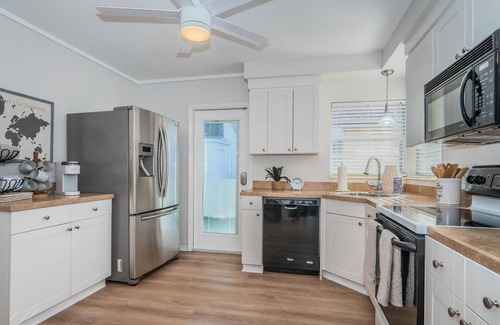 Redington Shores Casa | The Seagull beach cottage is steps to the beach.