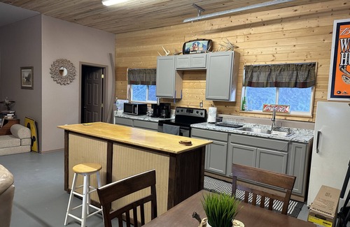 Clearwater County Cabina | The Shabin at Cardiff Spur