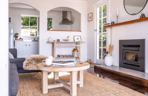 Bicheno Casa | The Shack - Sunny beach house - Breathtaking views!