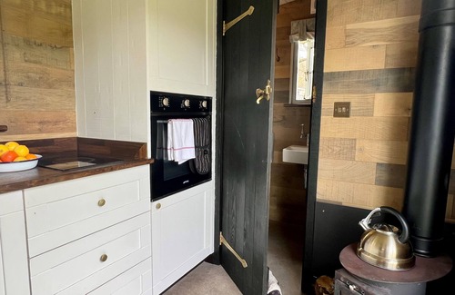 West Compton Chalet De Esquí | The Shepherds Snug - sleeps 2 guests in 1 bedroom