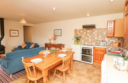 Colyton Cabaña | EL SHIPPEN, admite mascotas, con chimenea en Colyton, Ref 976058