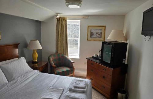 Pembroke Dock Hotel | The Shipwright Inn