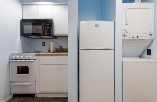 Acme Condominio | The Shores Lake View Condo Unit 5606