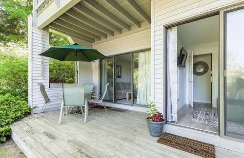 Acme Condominio | The Shores Lake View Condo Unit 5606