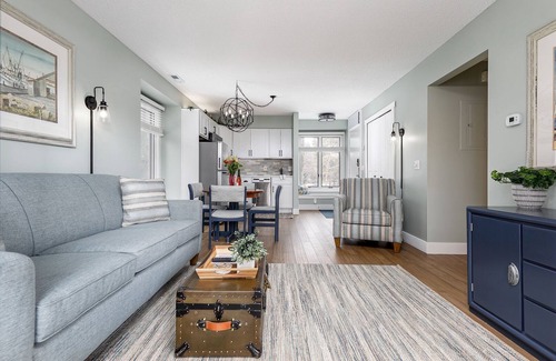 Acme Condominio | The Shores Lake View Condo Unit 5689