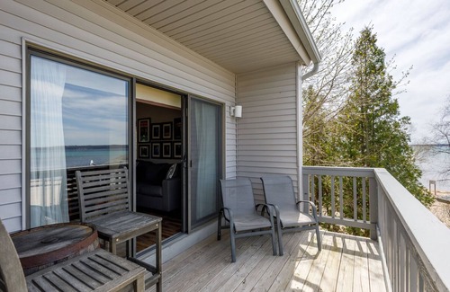 Acme Condominio | The Shores Lake Views Condo Unit 5577