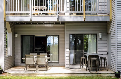 Acme Condominio | The Shores Lakeside Condo Unit 5682