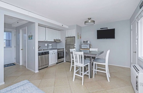 Napeague Apartamento | The Siesta 1BR Beachside Home |Beach+Pool+WiFi+PKG