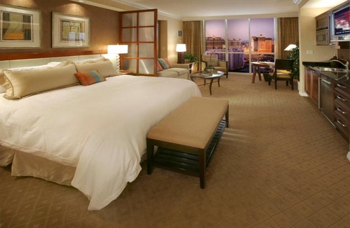 Las Vegas Hotel | The Signature at MGM Grand by Suiteness