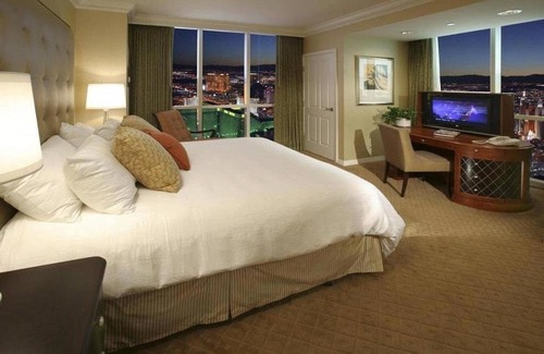 Las Vegas Hotel | The Signature at MGM Grand by Suiteness