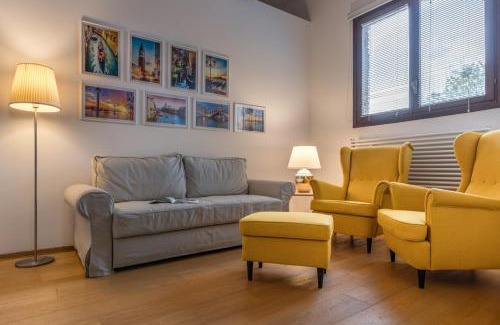 Santa Croce Apartamento | The Silk House by LionHost