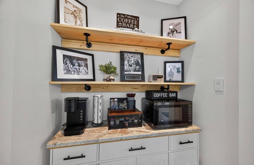 Malbis Casa | The Skipper’s Hideaway: Golf Course & Pool Oasis