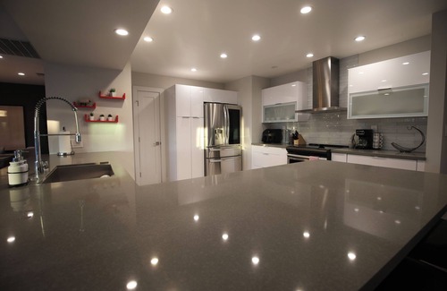 Chatsworth Casa | The Skyline: HOT TUB / Views / Firepit / Chic 3BR