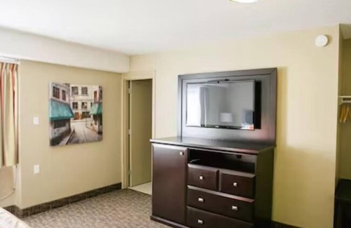 Rainy River District Hotel | The Sleepy Owl