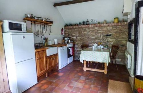 Aymestrey Cabaña | THE SMITHY, pet friendly, character holiday cottage in Yarpole