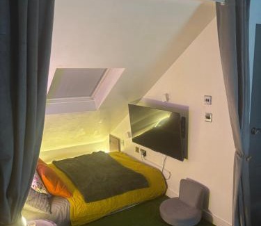 Holborn and Covent Garden Casa | The Snug in a Quaint English Mews House