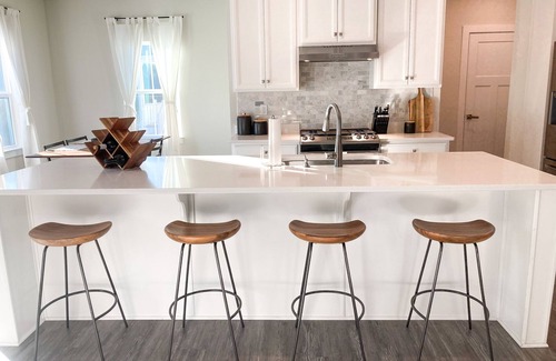 Chesapeake Casa | The Sparks Home! Relaxing Space + Lux Kitchen