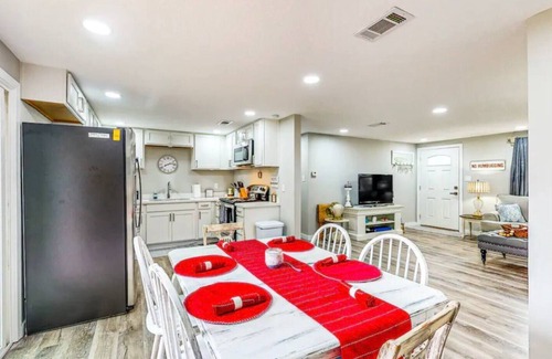 Pensacola Heights Casa | The Speakeasy on Chicago!