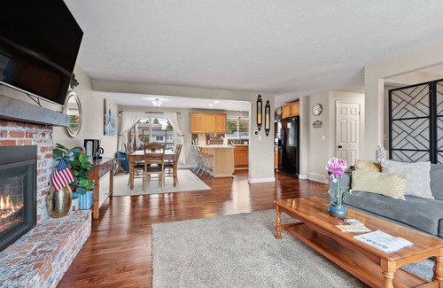 Lincoln Heights Casa | The Spot | Chill South Hill Vibes + Pool Table