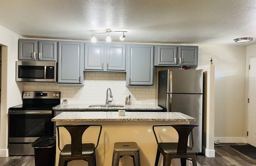 Villa Park Apartamento | The Spot on 6th near Downtown Denver!