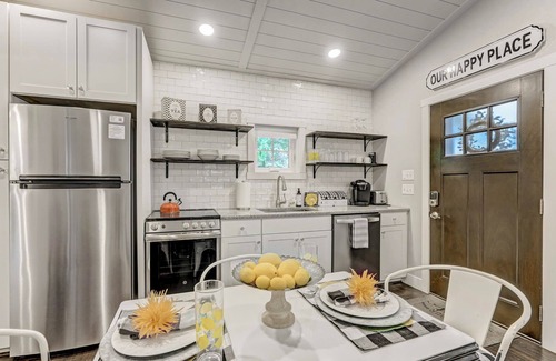 Central Colorado Springs Cabaña | The Springs Studio: Modern Farmhouse near Downtown
