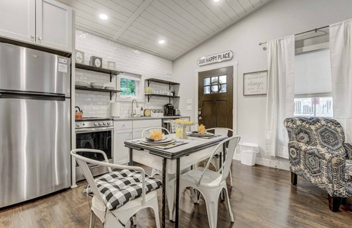 Central Colorado Springs Cabaña | The Springs Studio: Modern Farmhouse near Downtown