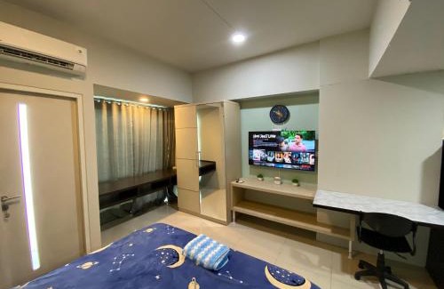 Siwalankerto Apartamento | The Square Apartemen Service Twin Suite with WiFi NetFlix 50Inchi
