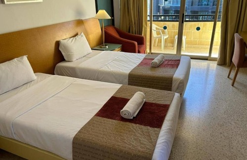 Paceville Hotel | The St George Park Hotel